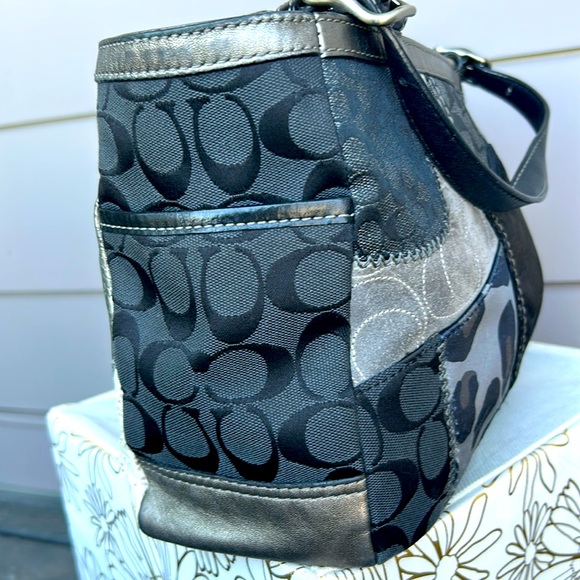 🎁LAST DROP!!!!! TODAY ONLY⭐️Coach Patchwork Signature Tote Mixed Fabric Metallic - Picture 6 of 13